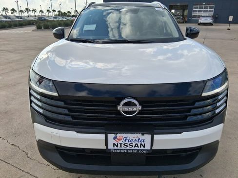 New 2026 Nissan Kicks SV w/ SV Premium Package FWD image 2
