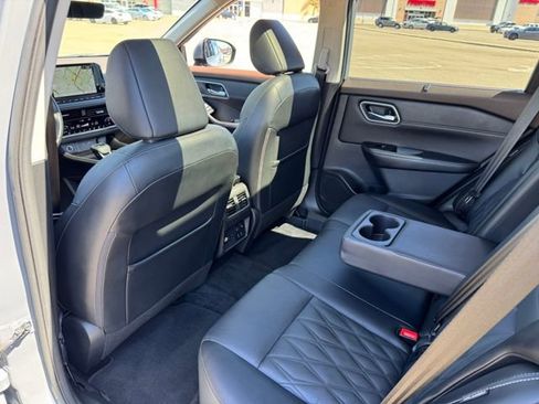 Used 2022 Nissan Rogue Platinum w/ Head-Up Display Package image 20