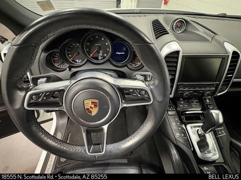 Used 2016 Porsche Cayenne AWD/4WD image 12