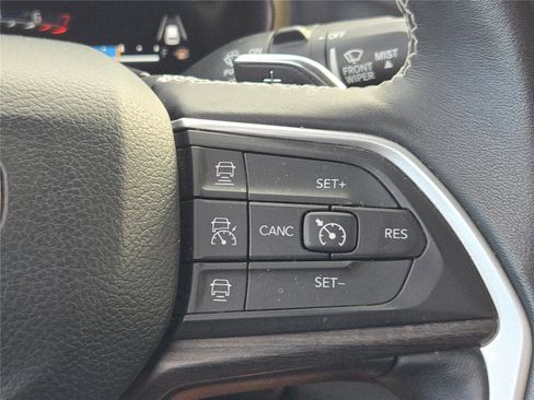 Certified 2022 Jeep Grand Cherokee Limited image 34