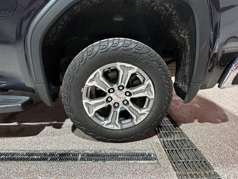 Used 2023 GMC Sierra 1500 SLT image 8