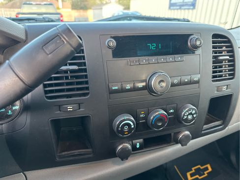 Used 2013 Chevrolet Silverado 1500 W/T AWD/4WD image 9