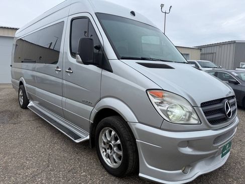 Used 2009 Dodge Sprinter 2500 RWD image 4