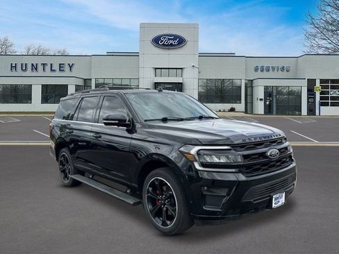 Used 2022 Ford Expedition Limited AWD/4WD image 3