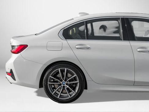 Used 2020 BMW 330i Sedan w/ Convenience Package image 10