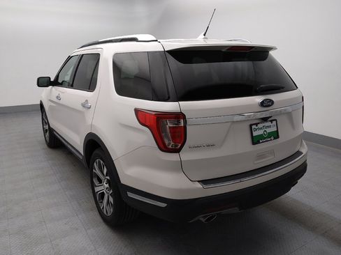 Used 2019 Ford Explorer Limited w/ Limited Luxury Package FWD image 5
