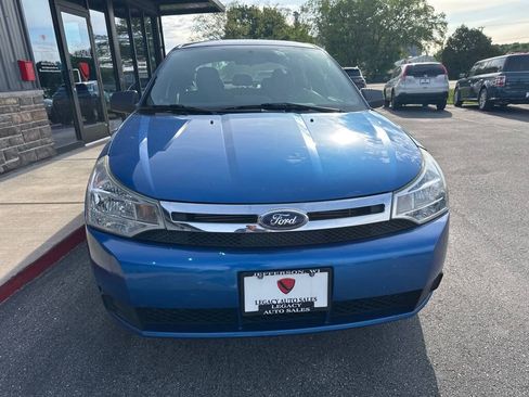 Used 2010 Ford Focus SE FWD image 3