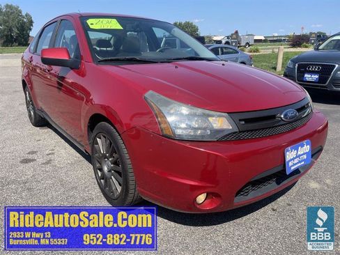 Used 2010 Ford Focus SES FWD image 3
