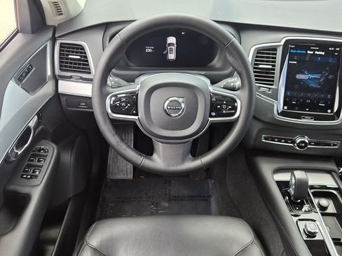 Used 2024 Volvo XC90 B5 Core AWD/4WD image 12
