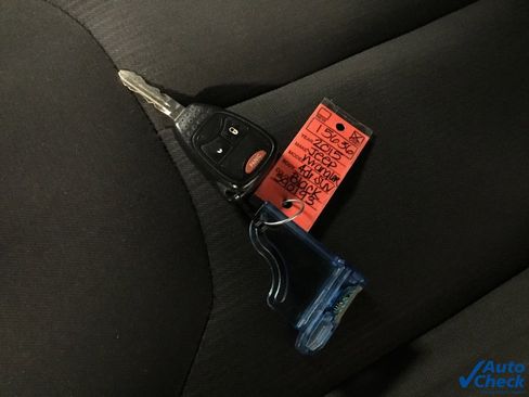 Used 2015 Jeep Wrangler Unlimited Rubicon w/ Connectivity Group image 50