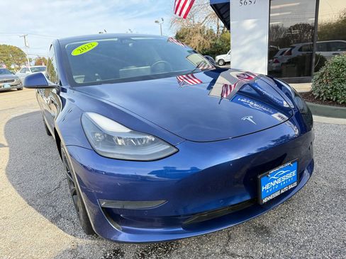 Used 2022 Tesla Model 3 Standard Range image 16