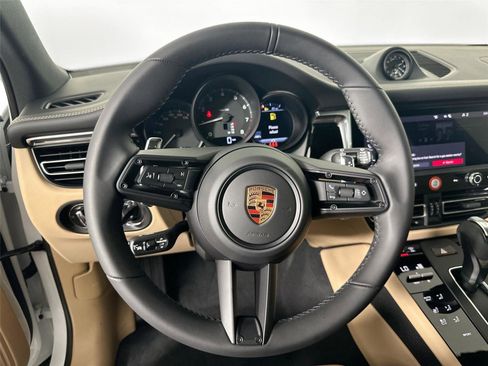 Certified 2026 Porsche Macan AWD/4WD image 20