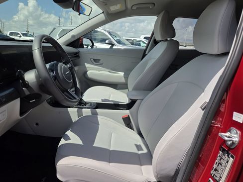 Used 2025 Hyundai Kona SEL FWD image 26