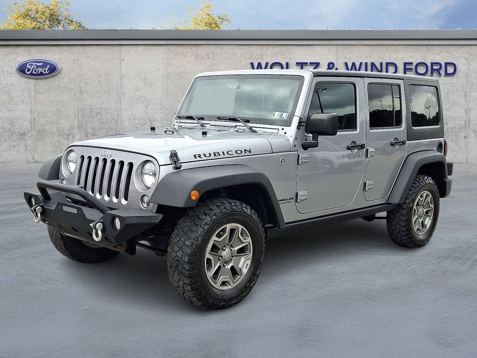 Used 2016 Jeep Wrangler Unlimited Rubicon w/ Connectivity Group AWD/4WD image 3