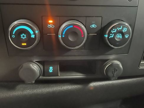 Used 2012 Chevrolet Silverado 2500 LT w/ Interior Plus Package AWD/4WD image 12