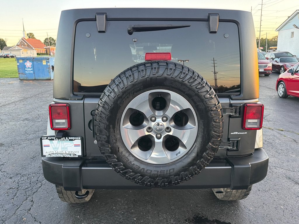 Used 2018 Jeep Wrangler Unlimited Sahara AWD/4WD image 6