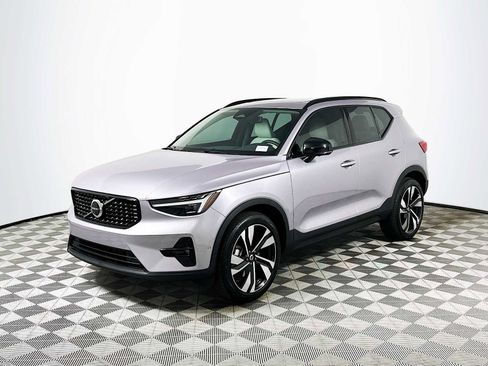 New 2026 Volvo XC40 B5 Plus w/ Climate Package image 3