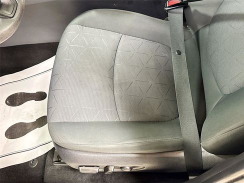Used 2021 Toyota RAV4 XLE FWD image 18