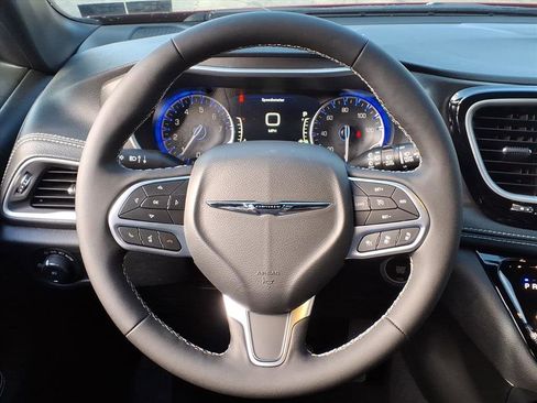 New 2026 Chrysler Pacifica Select image 15