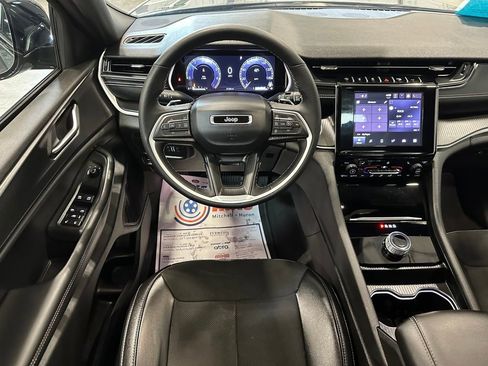 Used 2024 Jeep Grand Cherokee L Altitude image 27