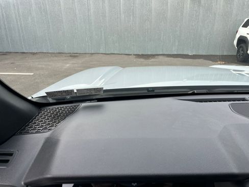 Used 2025 Toyota 4Runner TRD Off-Road image 34