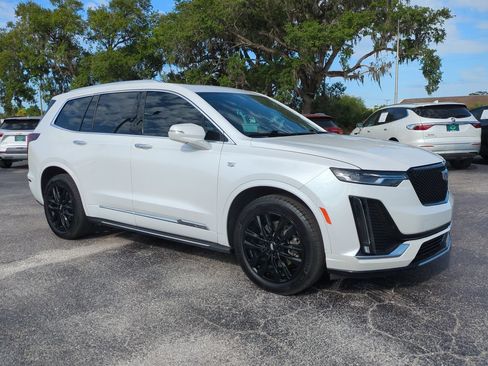 Used 2024 Cadillac XT6 Luxury AWD/4WD image 2