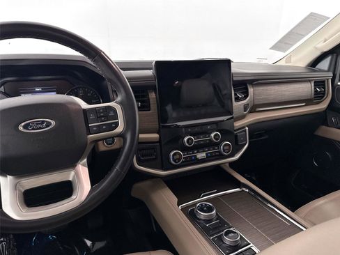 Used 2024 Ford Expedition Limited image 33