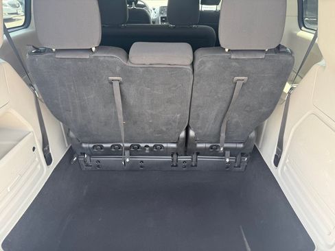 Used 2018 Dodge Grand Caravan SE w/ UConnect Hands-Free Group FWD image 16