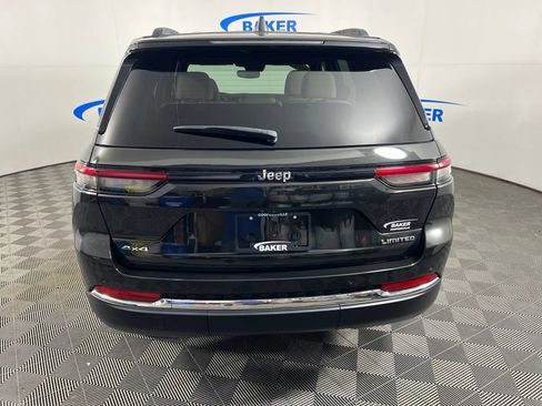 Used 2024 Jeep Grand Cherokee Limited AWD/4WD image 5