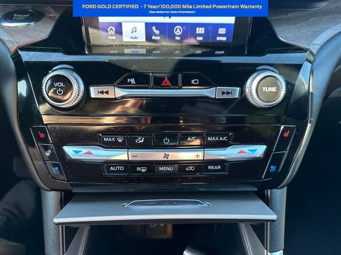 Certified 2022 Ford Explorer Platinum w/ Technology Package image 16
