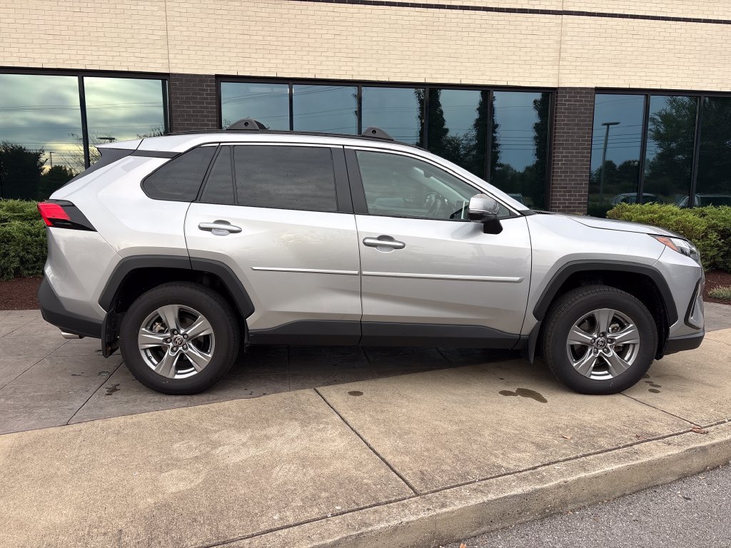 Used 2024 Toyota RAV4 XLE w/ Convenience Package AWD/4WD image 4