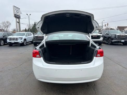 Used 2017 Chevrolet Impala LT w/ Leather Package image 10