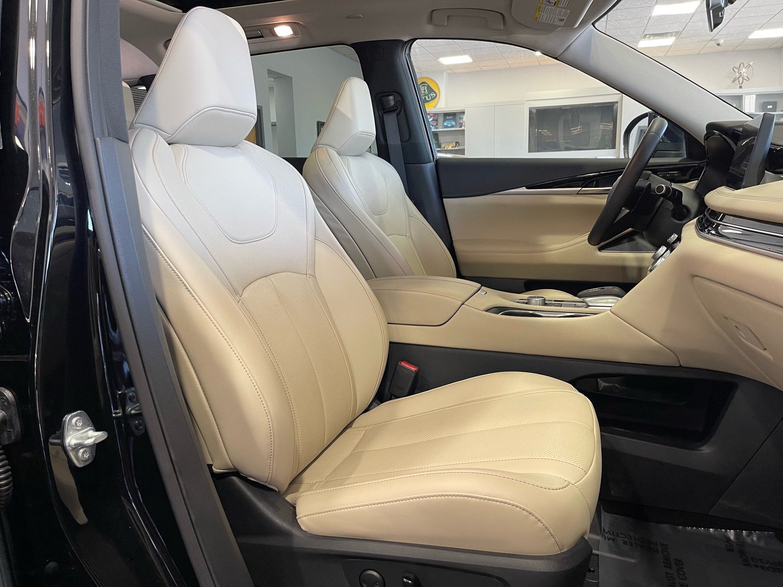 Used 2025 INFINITI QX60 Pure FWD image 41