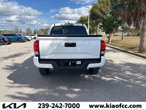 Used 2019 Toyota Tacoma SR image 5