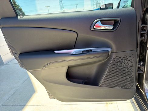 Used 2020 Dodge Journey SE w/ SE Popular Equipment Group FWD image 21