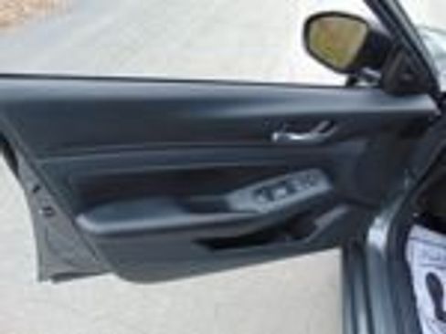 Used 2024 Nissan Altima 2.5 SV image 15