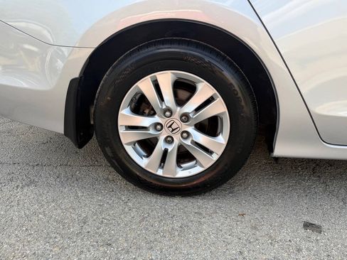 Used 2009 Honda Accord LX-P image 11