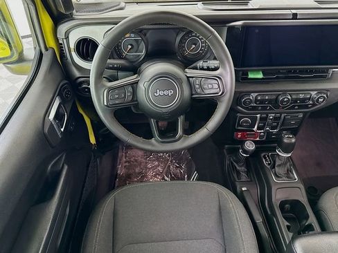 Used 2024 Jeep Wrangler Willys image 21