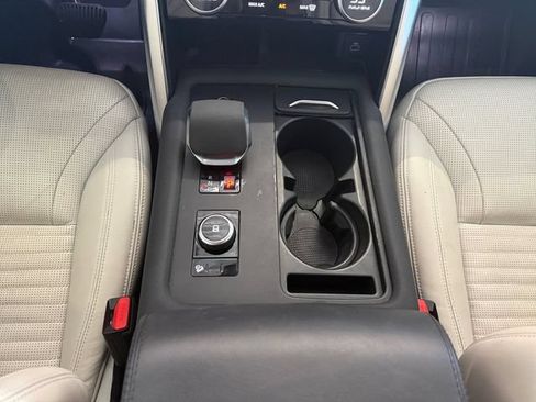 Used 2021 Land Rover Discovery S AWD/4WD image 11