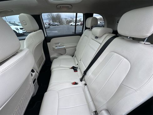 Used 2022 Mercedes-Benz GLB 250 image 22