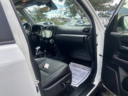 Used 2023 Toyota 4Runner TRD Off-Road Premium w/ Moonroof Package AWD/4WD image 12