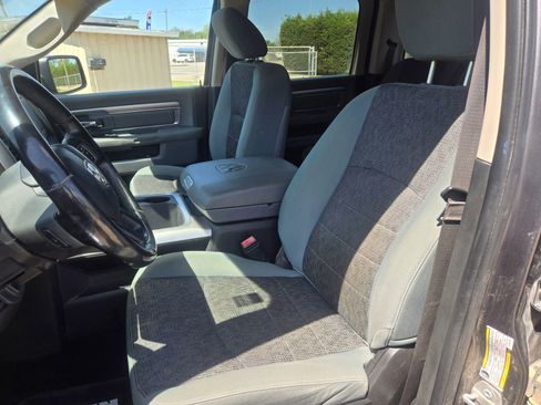 Used 2020 RAM 1500 Classic SLT w/ Luxury Group AWD/4WD image 10