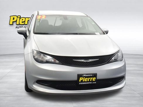 Used 2022 Chrysler Voyager LX FWD image 6