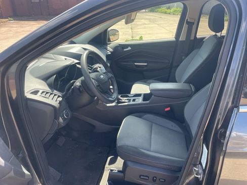 Used 2019 Ford Escape SE FWD image 6