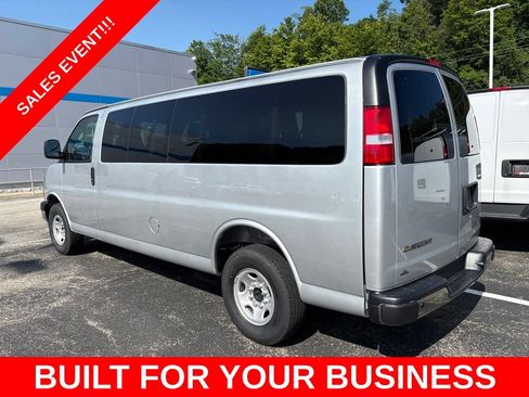 New 2026 Chevrolet Express 3500 LT w/ LT Preferred Equipment Group RWD image 3