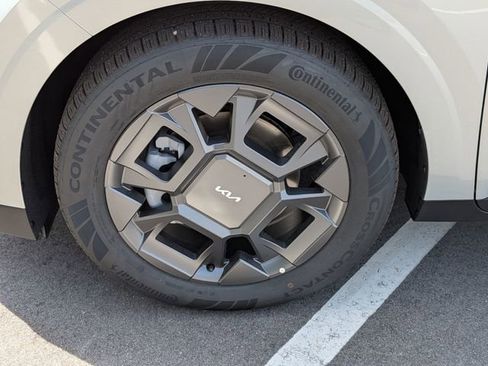 New 2026 Kia Carnival SX FWD image 9