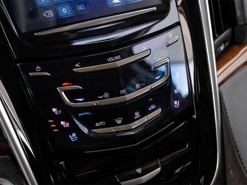 Used 2019 Cadillac Escalade ESV Luxury image 28