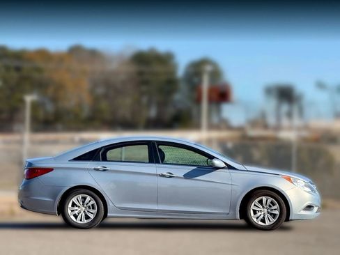 Used 2011 Hyundai Sonata GLS image 7