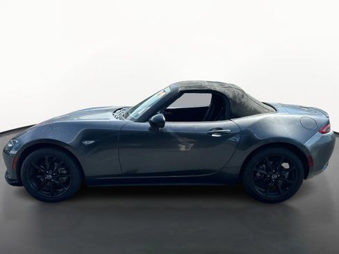 Used 2019 MAZDA MX-5 Miata Club RWD image 6