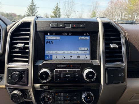 Used 2018 Ford F150 Lariat w/ Equipment Group 502A Luxury image 13